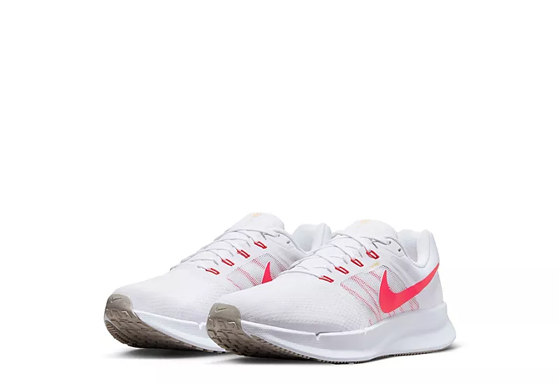 Nike Mens Run Swift 3 Running Shoe - White 3 Nike Mens Run Swift 3 Running Shoe - White